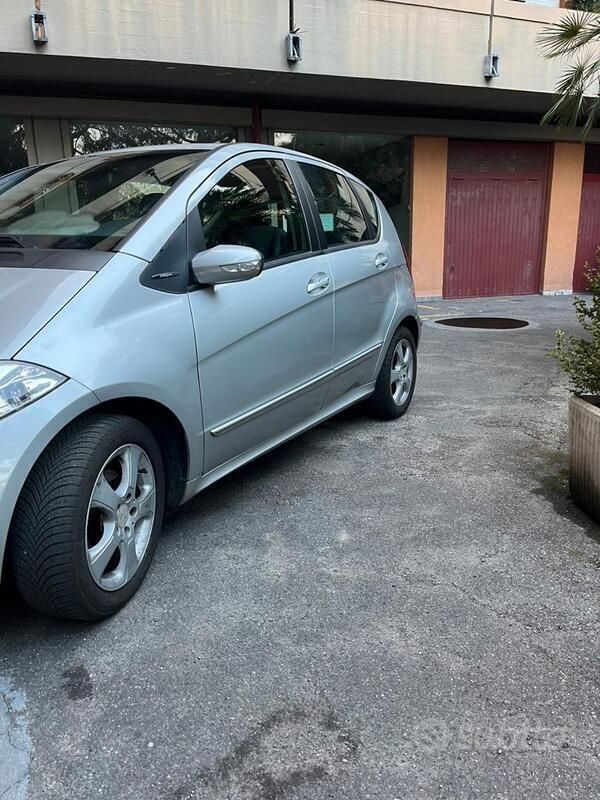 Usata Mercedes 180 2008 Grigio Berlina