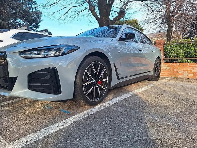 Usata BMW i4 M Sport 442 kW (601 CV) 2025 Grigio Berlina