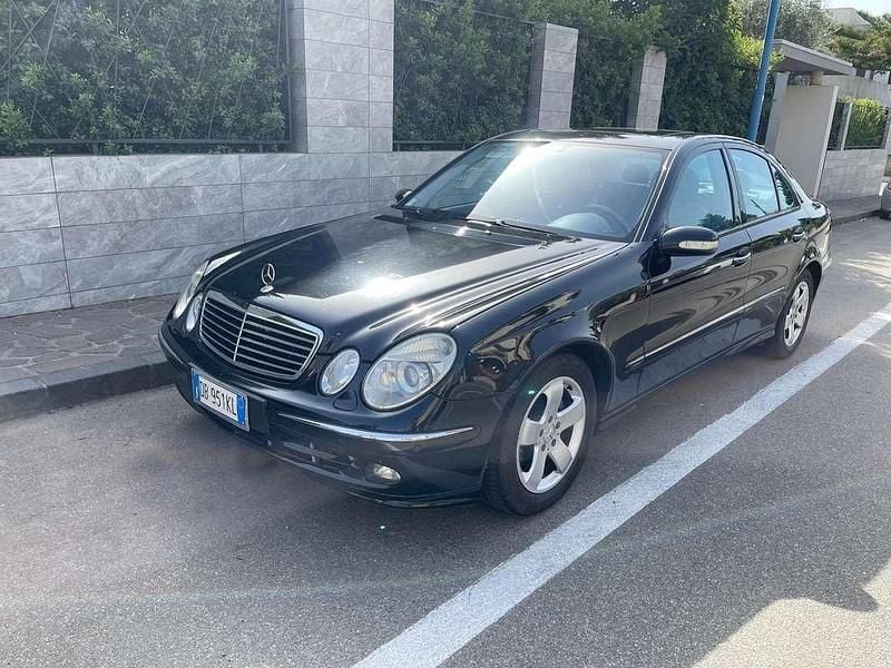 Usata Mercedes E220 Avantgarde 150 CV (110 kW) 2005 Berlina