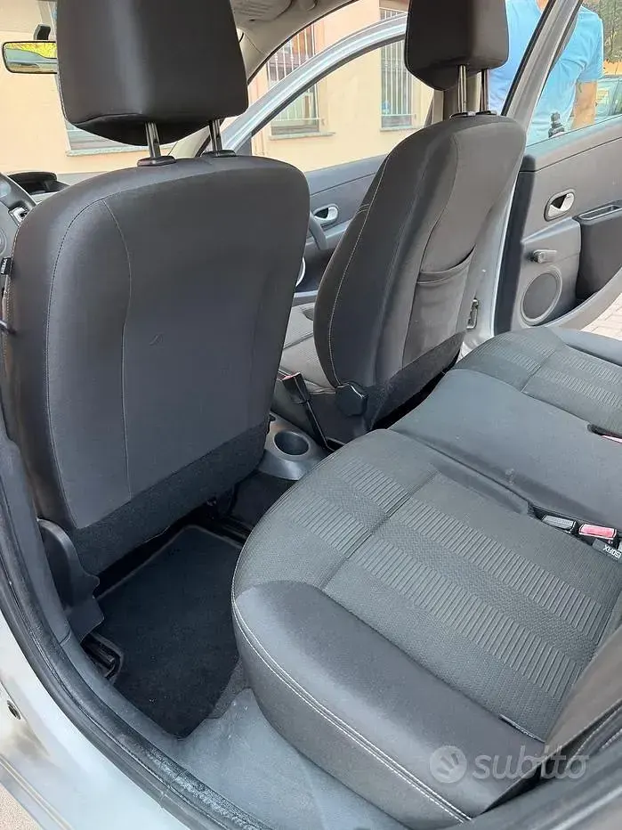 Usata Renault Clio III 75 CV (55 kW) 2009 Grigio Utilitaria