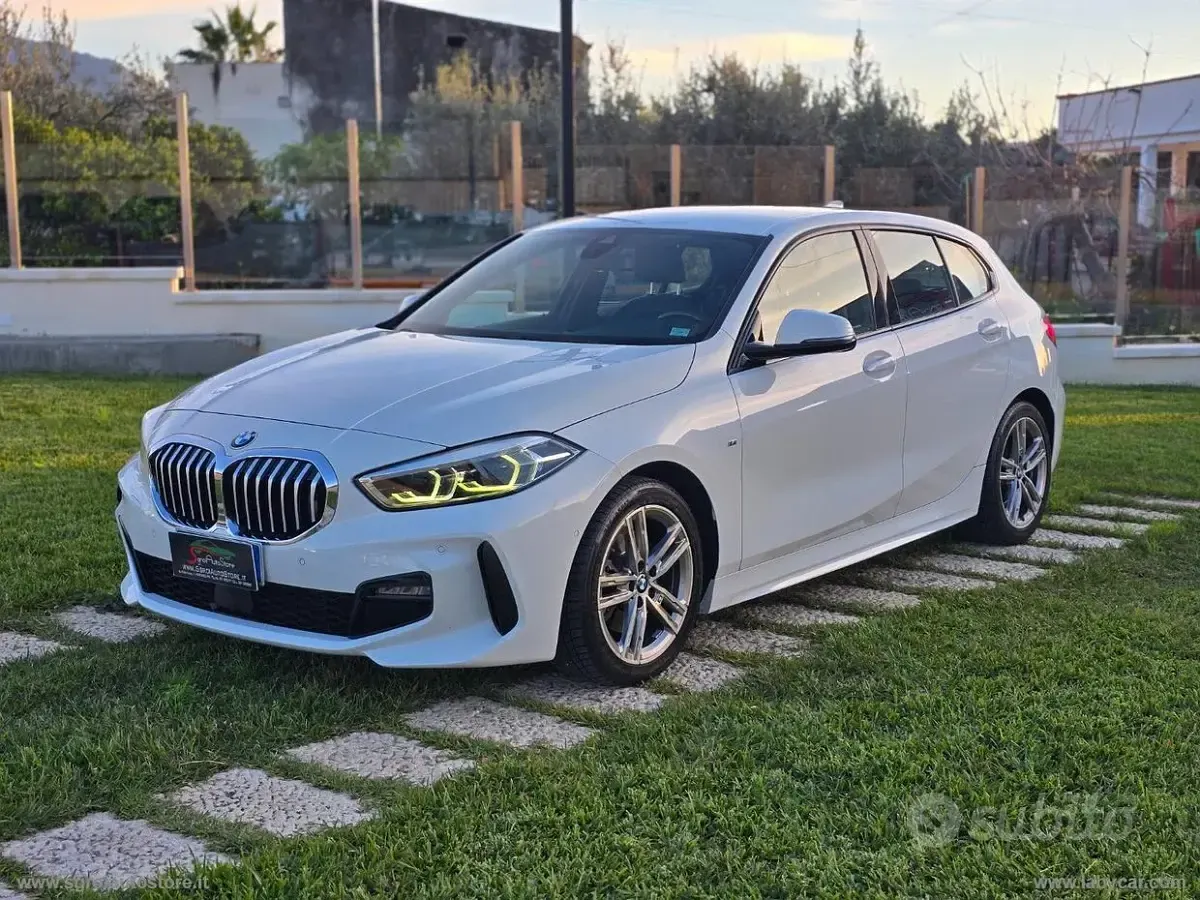 Usado BMW 118 M Sport 150 CV (110 kW) 2021 Blanco Utilitario