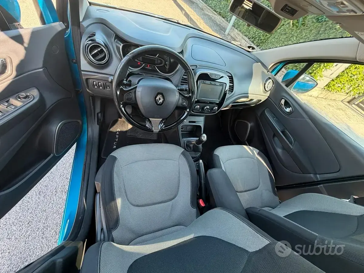 Usata Renault Captur 90 CV (66 kW) 2014 Bluazzurro SUV