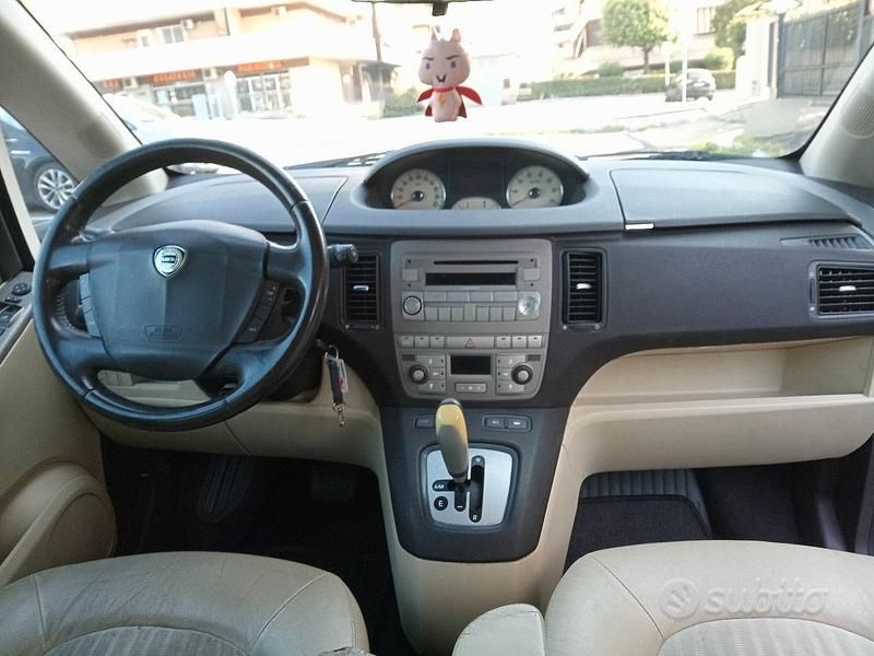 Usata Lancia Musa 2006 Rosso Monovolume
