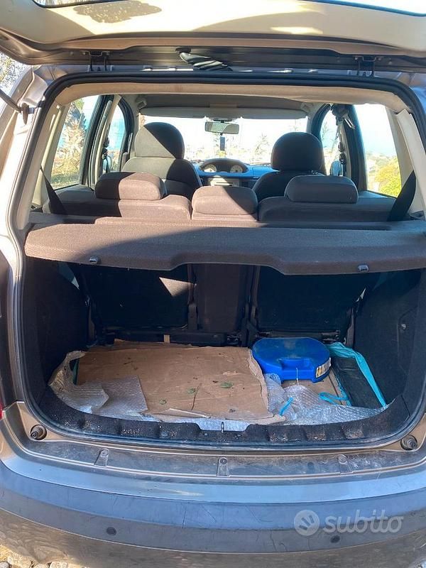 Usata Lancia Musa 105 CV (77 kW) 2005 Marrone Monovolume