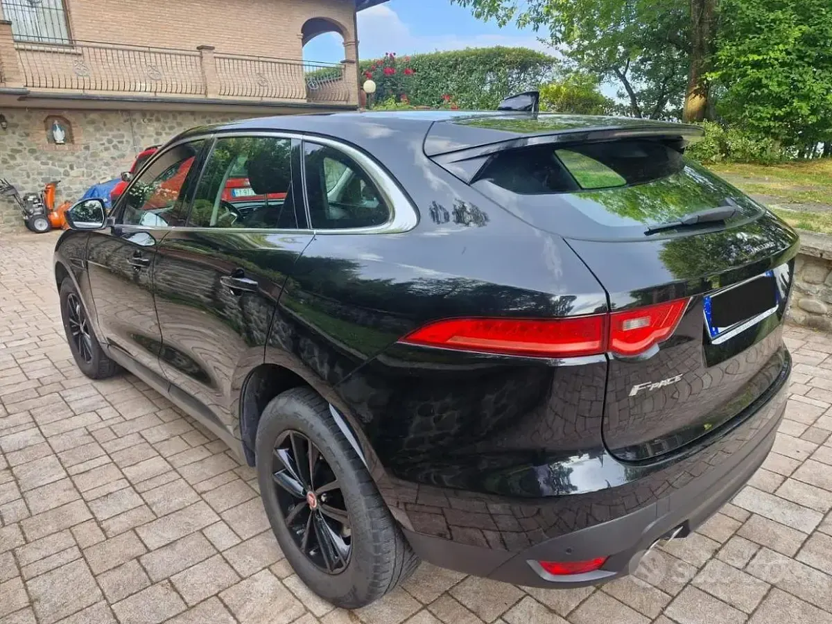 Usata Jaguar F-Pace Prestige 179 CV (131 kW) 2018 Nero SUV