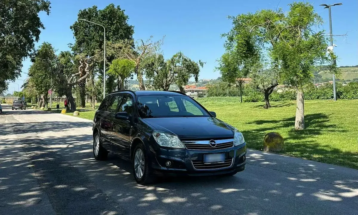 Usata Opel Astra 101 CV (74 kW) 2007 Station wagon