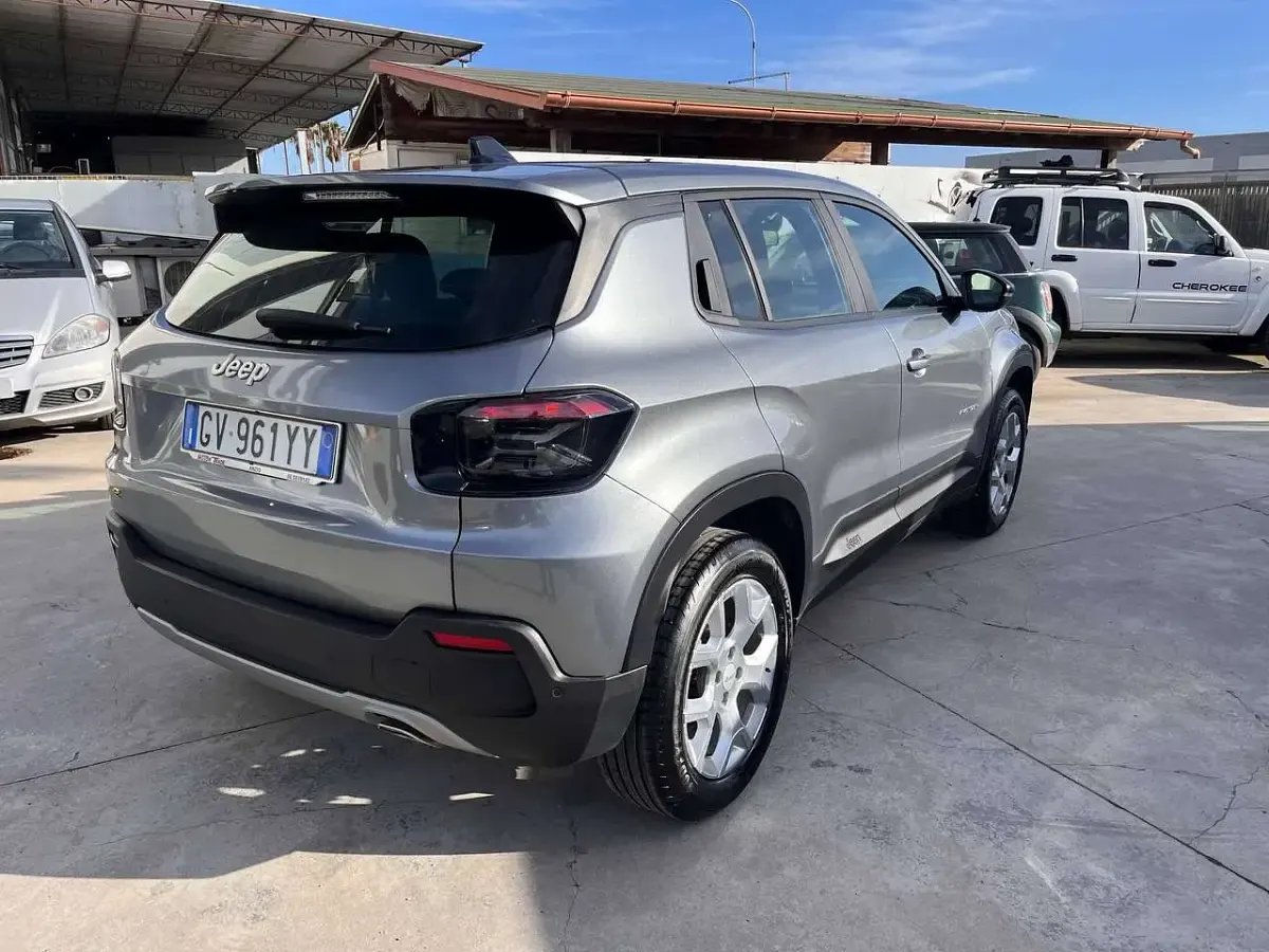 Usata Jeep Avenger Altitude 101 CV (74 kW) 2024 Grigio SUV