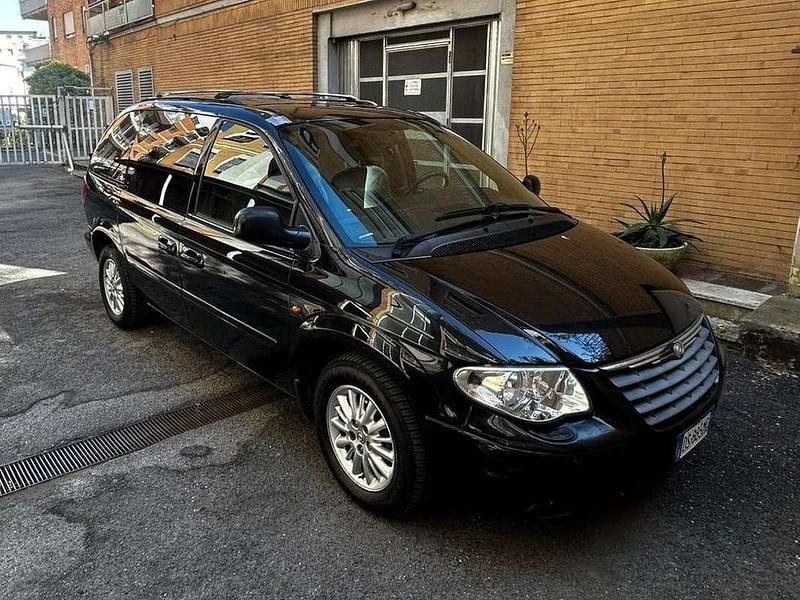 Usata Chrysler Voyager 150 CV (110 kW) 2008 Nero Monovolume