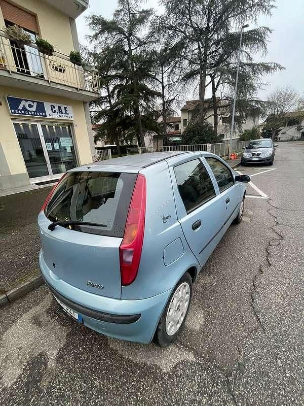 Usata Fiat Punto 54 CV (39 kW) 2002 Berlina