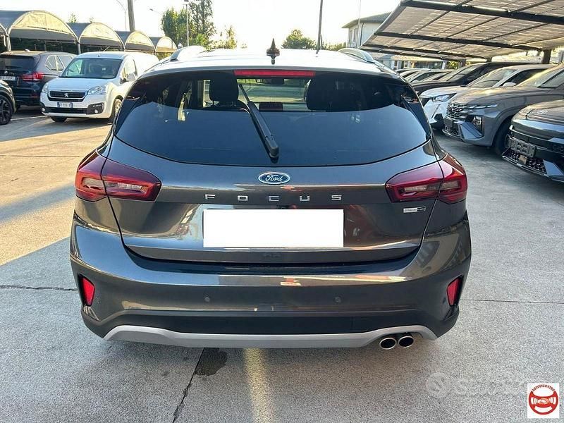 Usata Ford Focus Active 125 CV (91 kW) 2022 Grigio Berlina