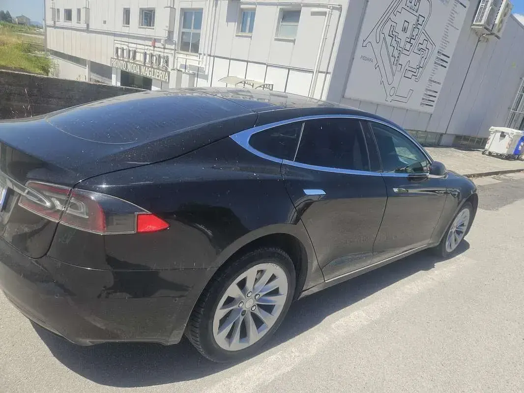Usata Tesla Model S 135 kW (184 CV) 2018 Utilitaria