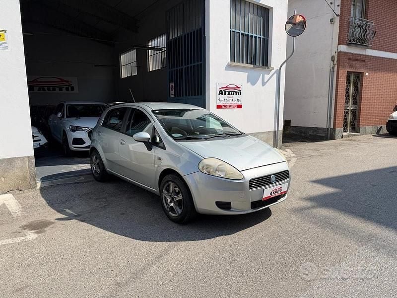Usata Fiat Grande Punto 65 CV (47 kW) 2006 Grigio Utilitaria