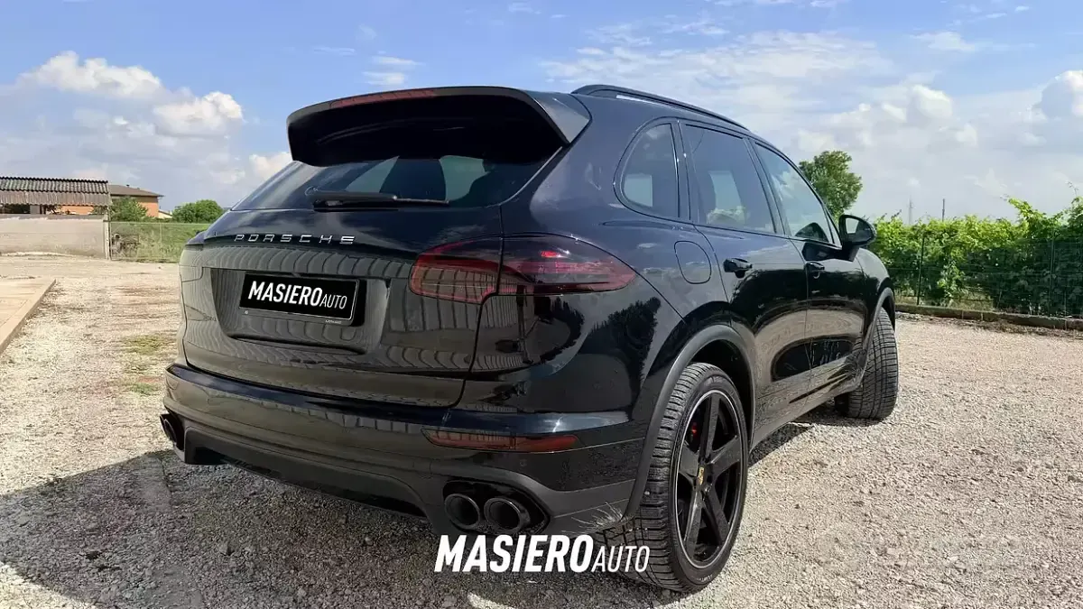 Usata Porsche Cayenne 250 CV (183 kW) 2015 Nero SUV