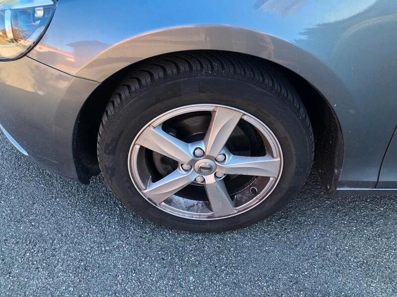 Usata Volvo V40 Momentum 190 CV (139 kW) 2017 Grigio Station wagon