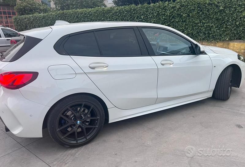 Usata BMW 118 150 CV (110 kW) 2021 Bianco Utilitaria