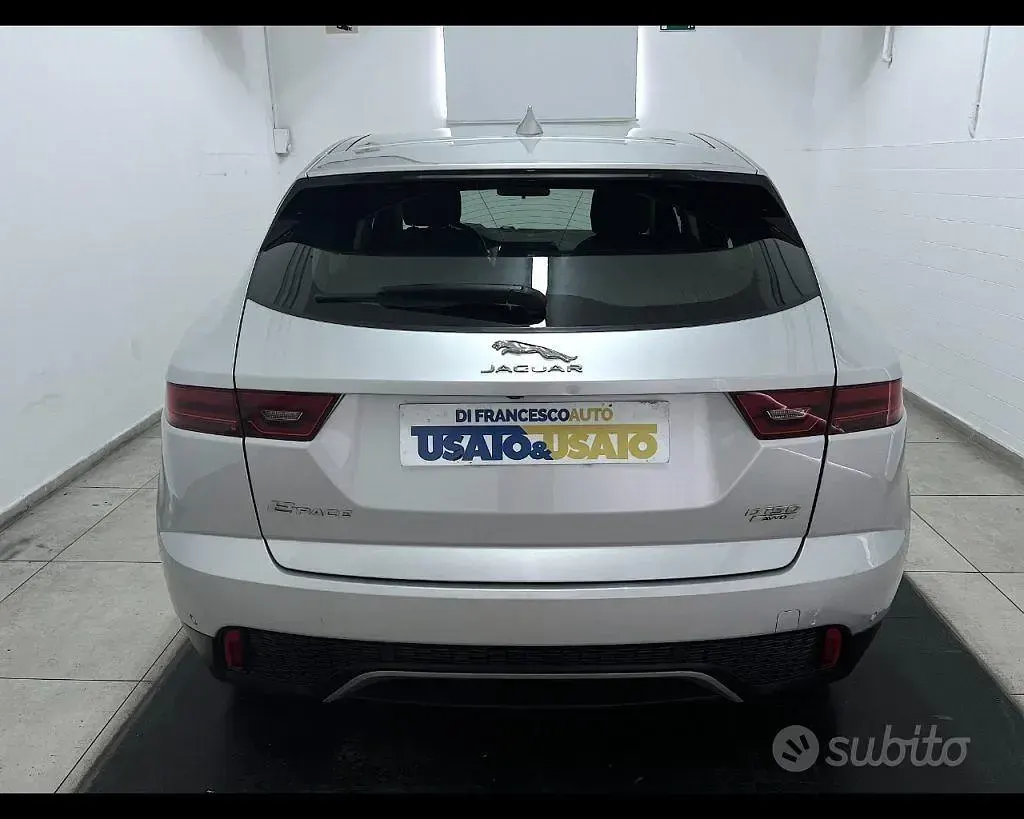 Usado Jaguar E-Pace 150 CV (110 kW) 2019 Gris SUV
