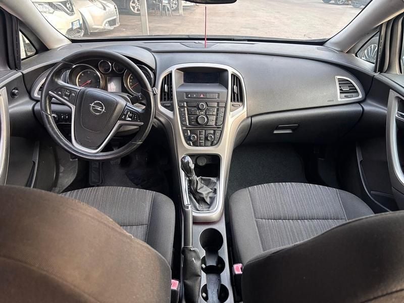 Usata Opel Astra 110 CV (80 kW) 2014 Nero Station wagon