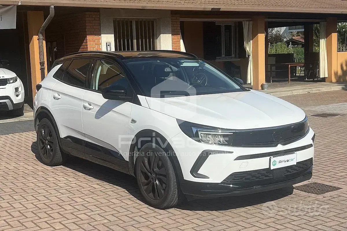Usata Opel Grandland X GS Line 131 CV (96 kW) 2022 Bianco SUV