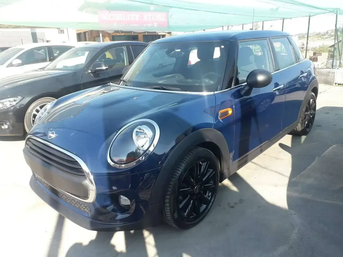 Usata Mini One D 95 CV (69 kW) 2019 Blu/azzurro Utilitaria