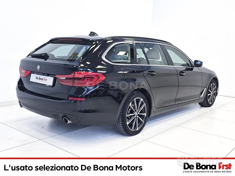 Usata BMW 530 Comfort Edition 249 CV (183 kW) 2019 Nero Station wagon