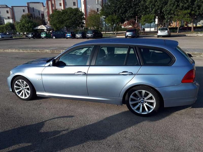 Usata BMW 320 177 CV (130 kW) 2010 Grigio Station wagon