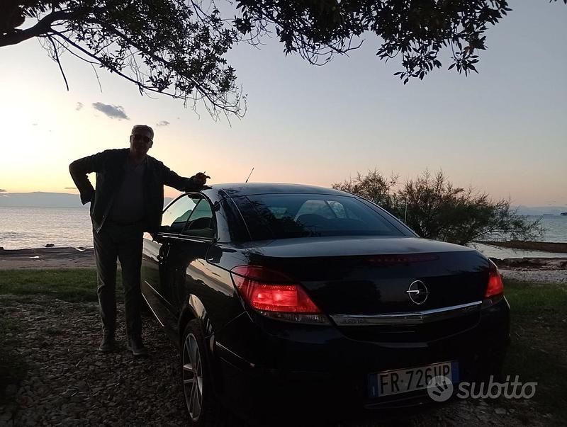 Usata Opel Astra 150 CV (110 kW) 2007 Nero Coupé