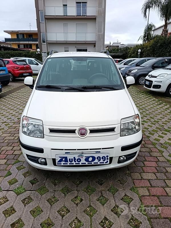 Usata Fiat Panda Dynamic 69 CV (50 kW) 2011 Bianco Utilitaria