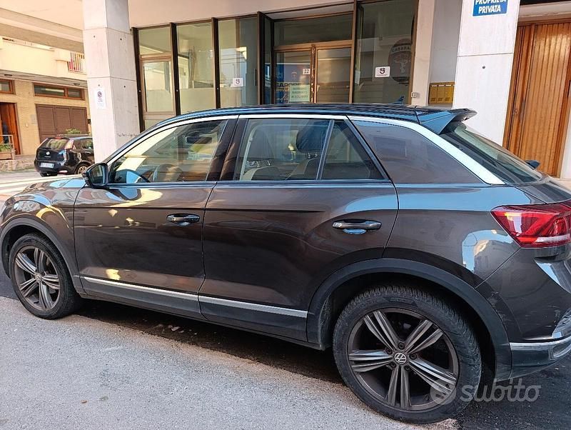 Usata VW T-Roc Advance 116 CV (85 kW) 2019 Marrone SUV