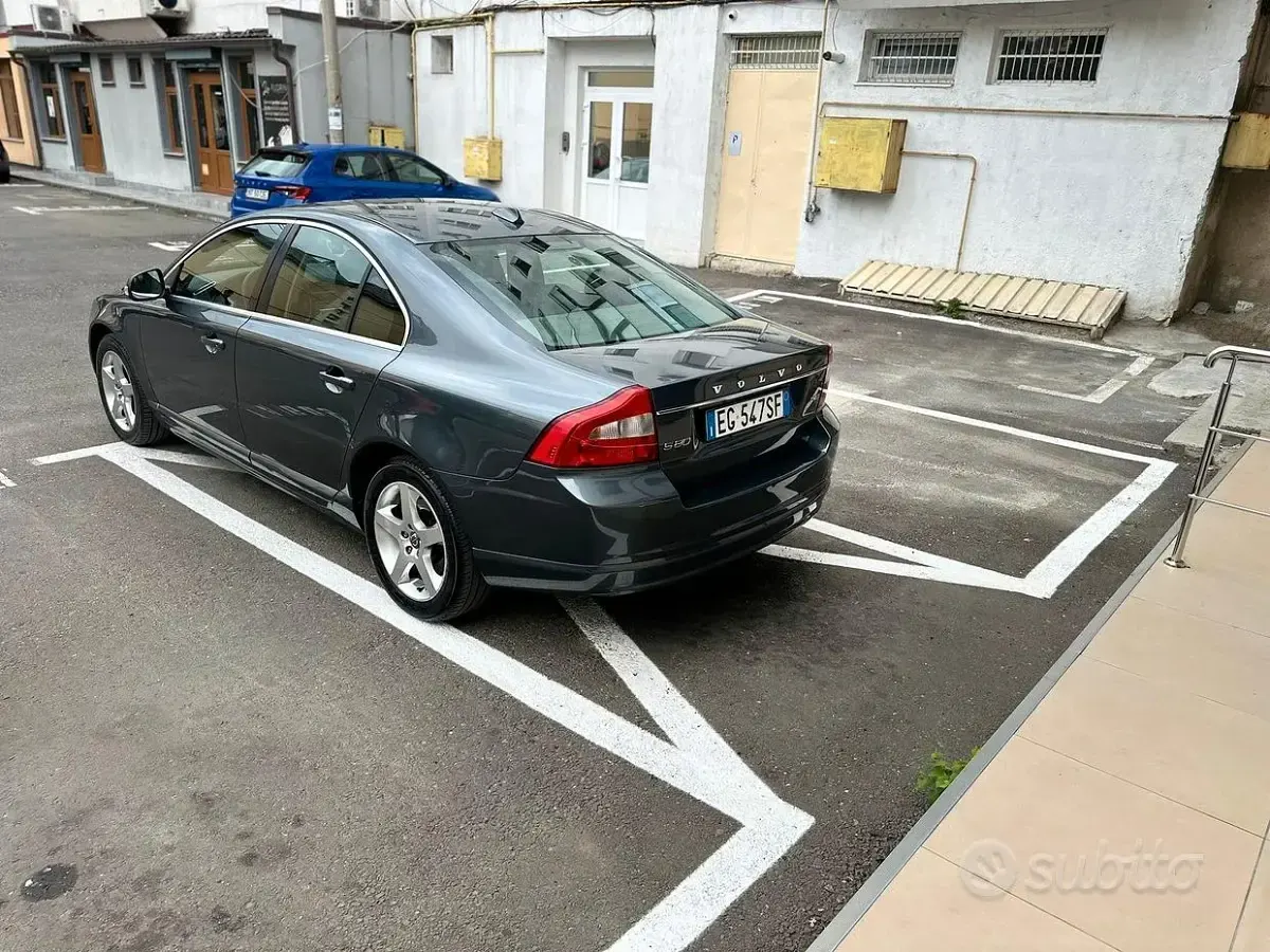 Usata Volvo S80 163 CV (119 kW) 2011 Grigio Berlina
