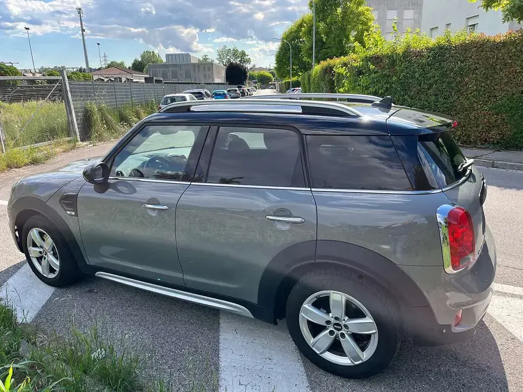 Usata Mini Cooper D Countryman Business 150 CV (110 kW) 2017 Grigio SUV