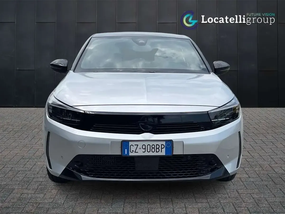Usata Opel Corsa 101 CV (74 kW) 2025 Argento met. Utilitaria