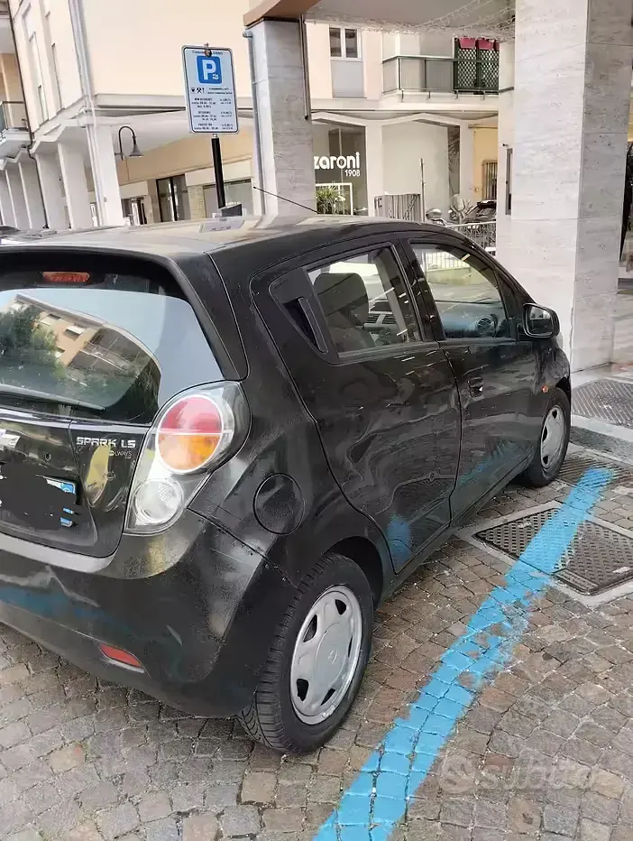 Usata Chevrolet Spark 68 CV (50 kW) 2011 Nero Utilitaria