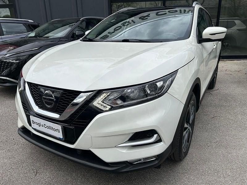 Usata Nissan Qashqai N-Connecta 131 CV (96 kW) 2017 Bianco SUV