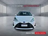 Usata Toyota Yaris Hybrid Cool 101 CV (74 kW) 2019 Bianco Utilitaria