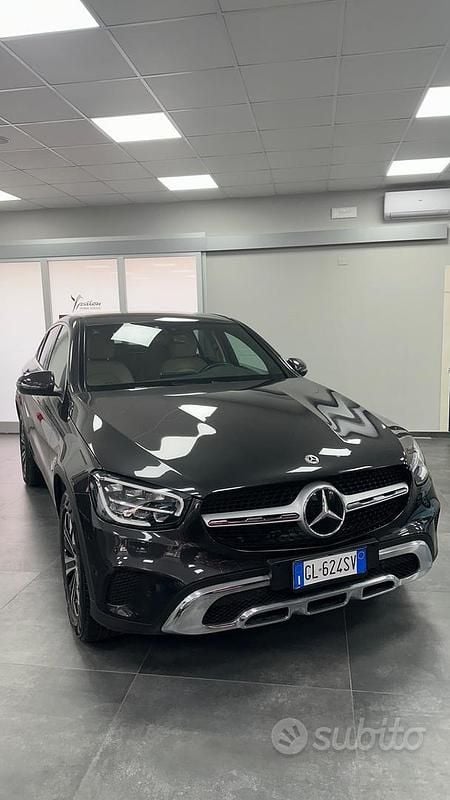 Usata Mercedes GLC200 163 CV (119 kW) 2022 Grigio SUV