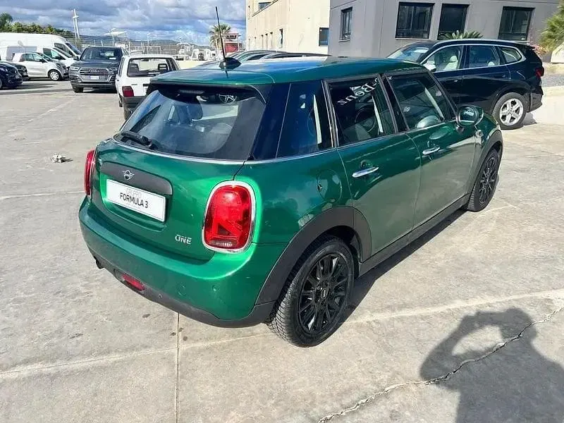 Usata Mini ONE 101 CV (74 kW) 2020 Verde Utilitaria