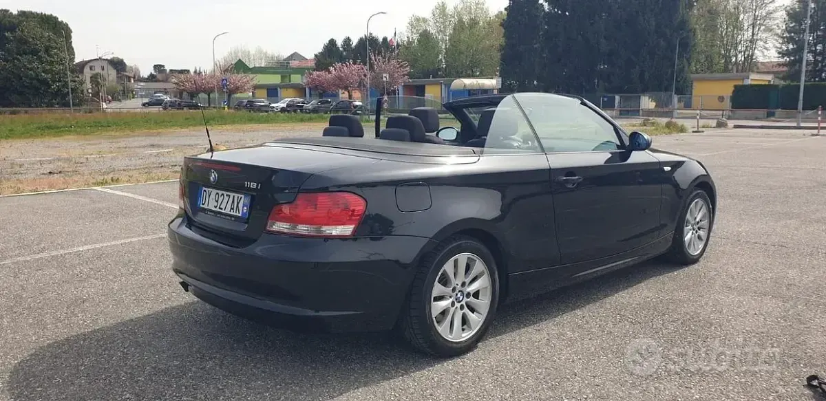 Usata BMW 118 Cabriolet Efficient Dynamics 143 CV (105 kW) 2009 Nero Cabrio