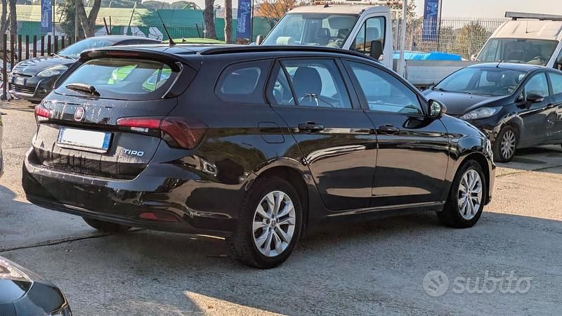 Usata Fiat Tipo 120 CV (88 kW) 2018 Nero Station wagon