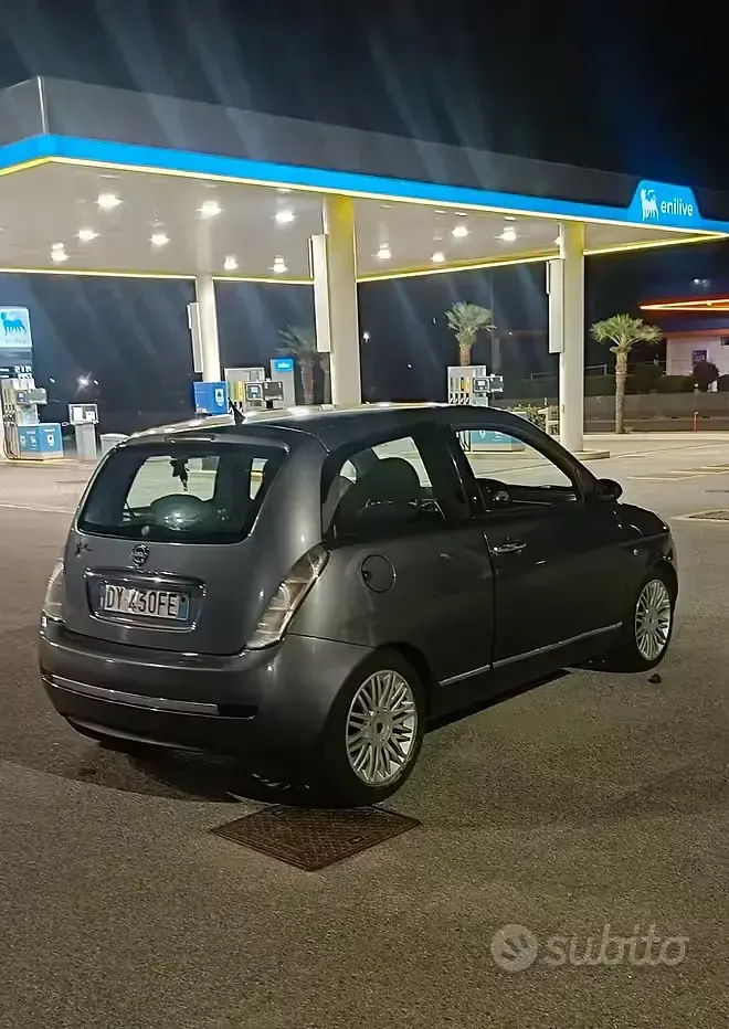 Usata Lancia Ypsilon 60 CV (44 kW) 2009 Grigio Utilitaria