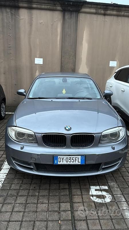 Grigio Usata 2009 BMW 120 Coupé Coupé | 12.000 € (Cara) - Immagine 1/4