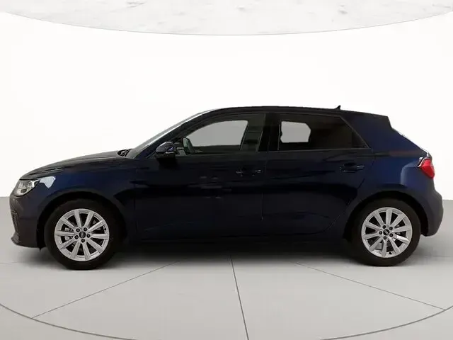 Usata Audi A1 Sportback Business 116 CV (85 kW) 2025 2d blu navarra metallizzato Utilitaria