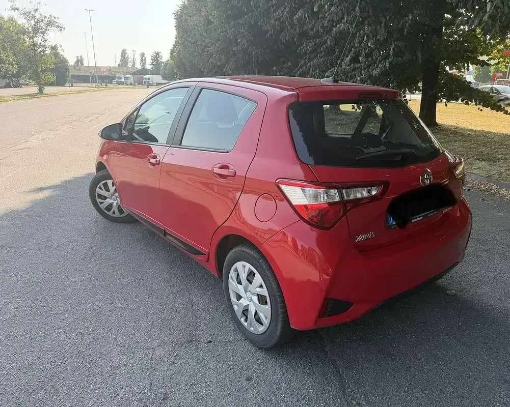 Usata Toyota Yaris Cool 72 CV (52 kW) 2020 Berlina