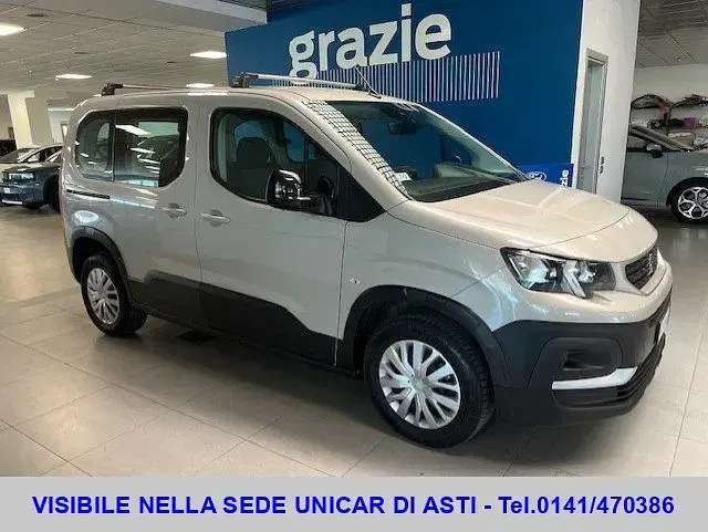 Käytetty Peugeot Rifter Active 102 HP (75 kW) 2022 Peessi Tila-auto
