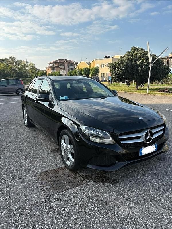Nero Usata 2015 Mercedes C180 Tre volumi | 12.600 € (Ottimo prezzo) - Immagine 1/4