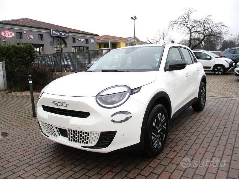 Usata Fiat 600 101 CV (74 kW) 2024 Bianco SUV