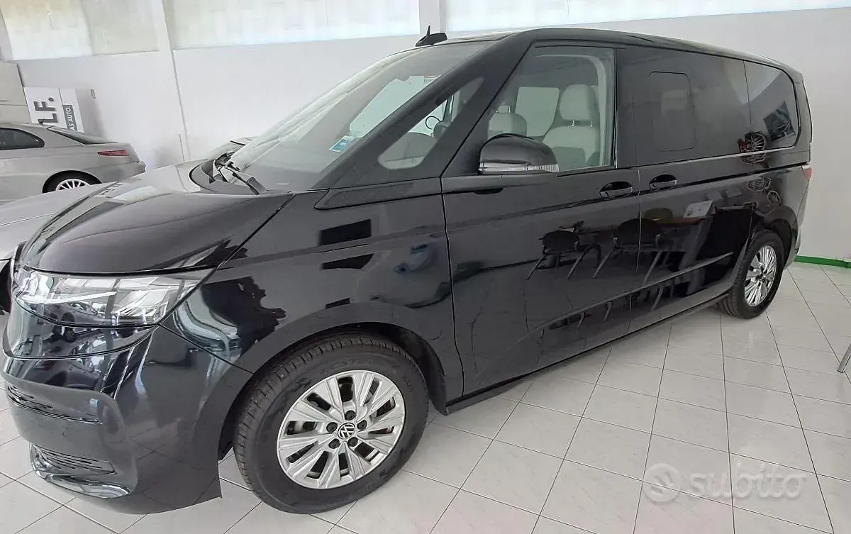 Usata VW Multivan 150 CV (110 kW) 2025 Nero Monovolume