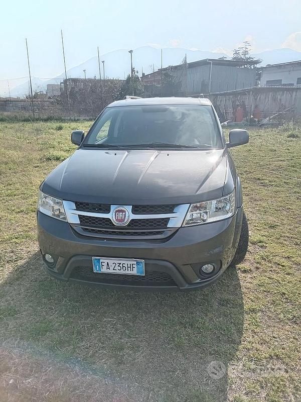 Usata Fiat Freemont 140 CV (102 kW) 2016 Grigio SUV