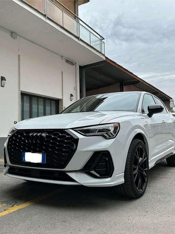 Bianco Usata 2022 Audi Q3 S-Line SUV | 34.000 € (Buon prezzo) - Immagine 1/4