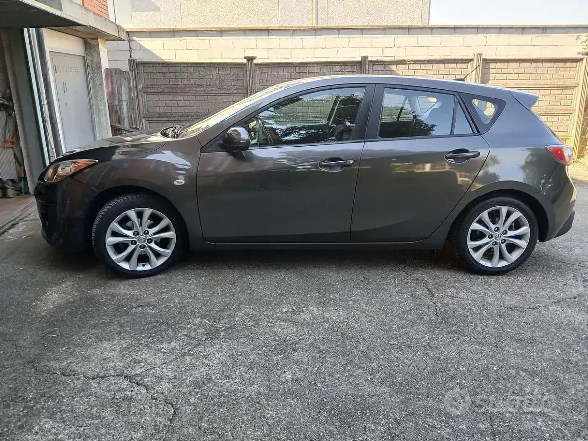 Usata Mazda 3 109 CV (80 kW) 2009 Grigio Berlina
