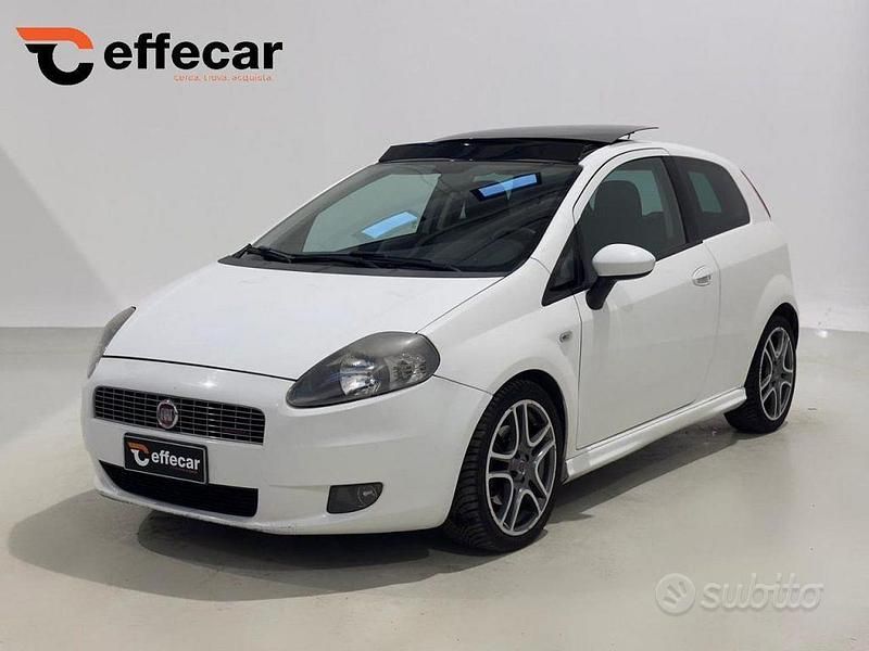Usata Fiat Grande Punto Sport 90 CV (66 kW) 2009 Bianco Utilitaria